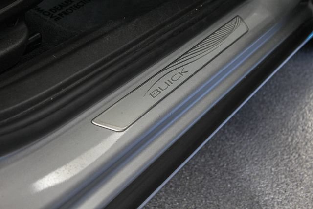 Used 2018 Buick Regal Essence FWD image 14