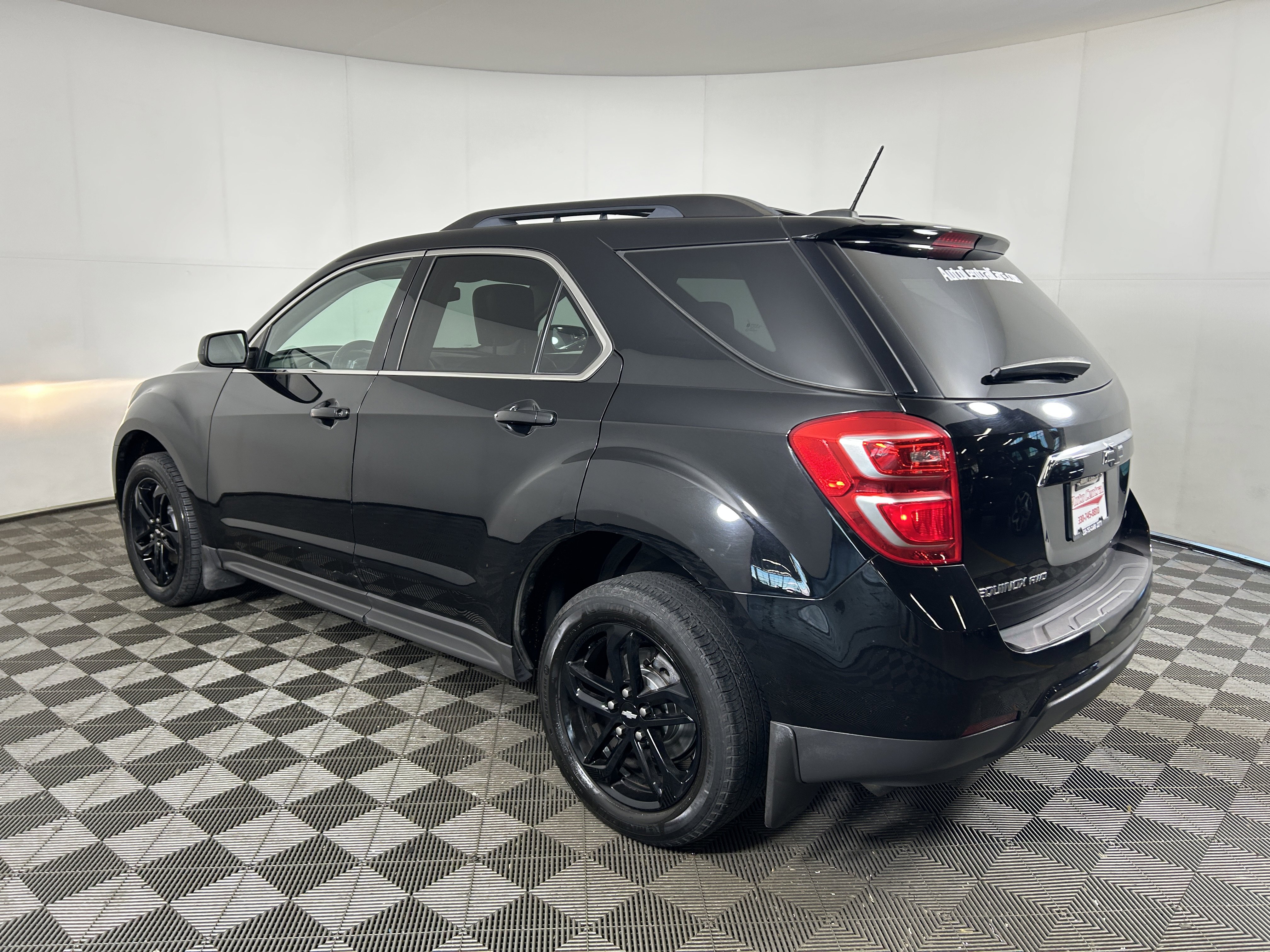 Used 2017 Chevrolet Equinox LT w/ Midnight Edition AWD/4WD image 6