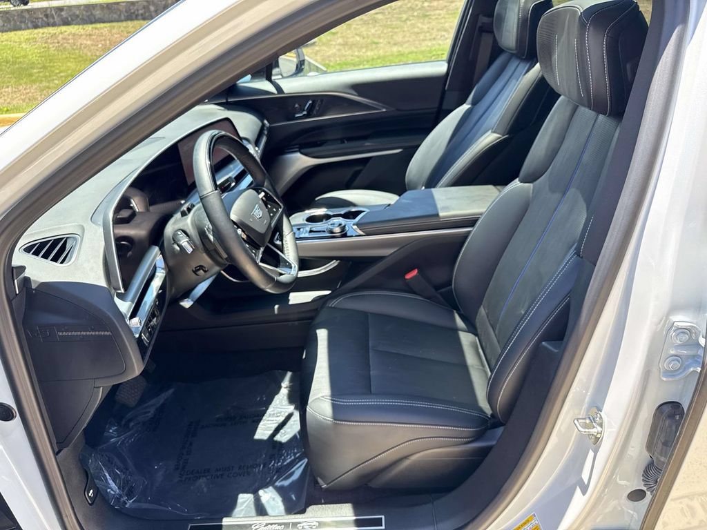 Certified 2025 Cadillac Lyriq Luxury w/ LPO, Floor Liner Package AWD/4WD image 6