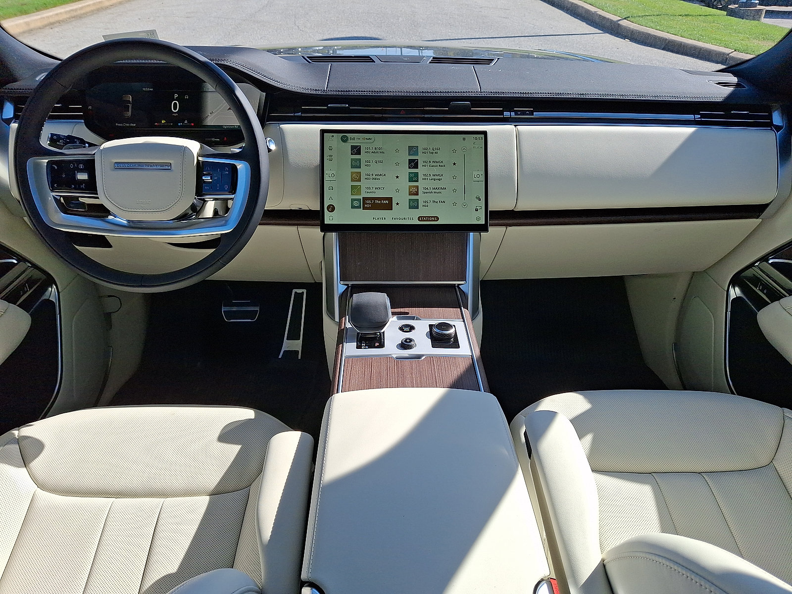 New 2027 Land Rover Range Rover SE AWD/4WD image 3