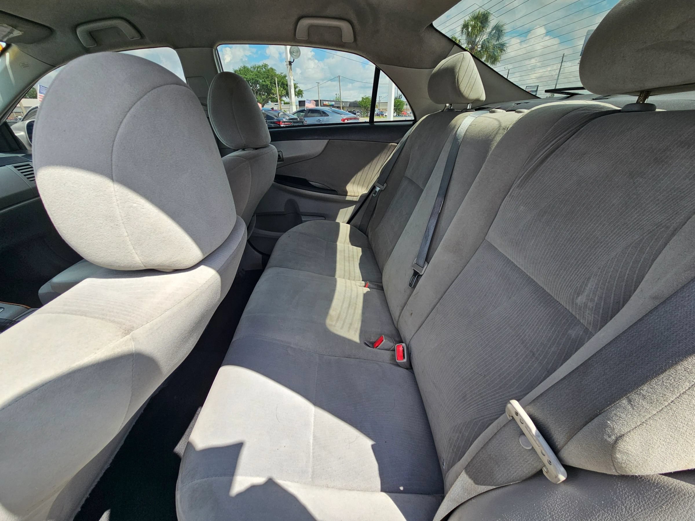 Used 2013 Toyota Corolla LE FWD image 12
