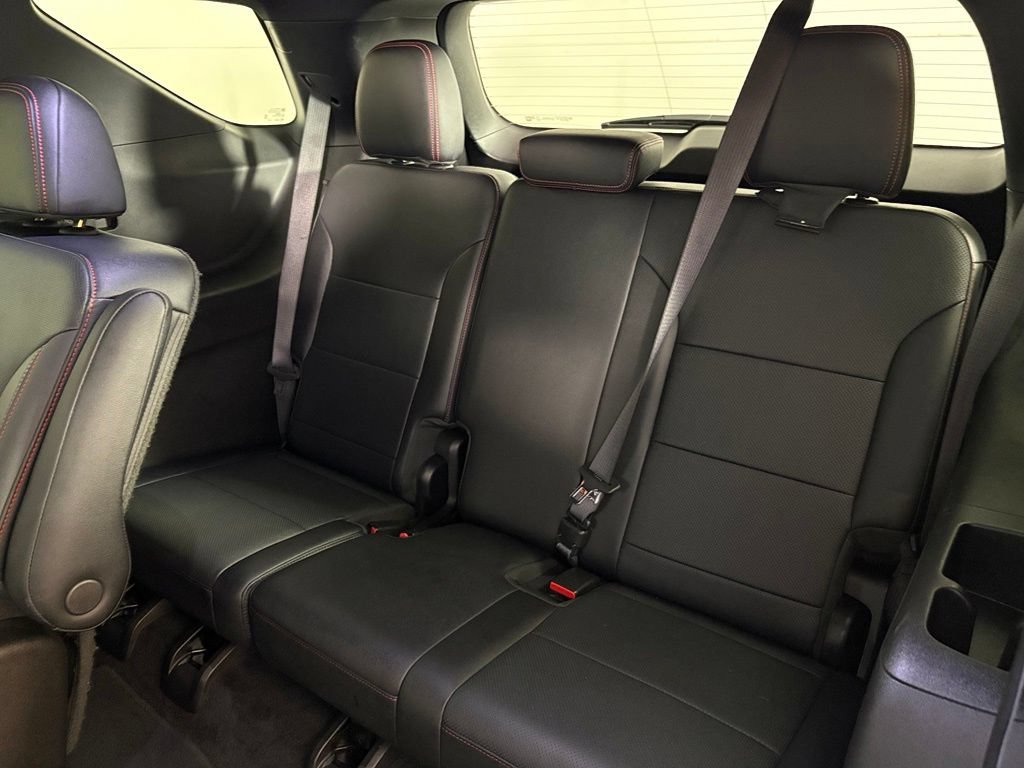 Used 2025 Chevrolet Traverse Z71 AWD/4WD image 37