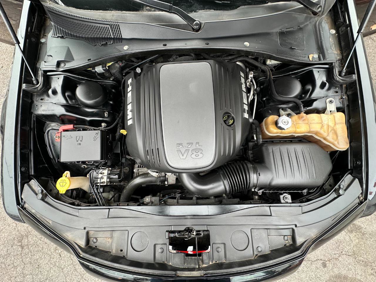 Used 2014 Chrysler 300 C image 58