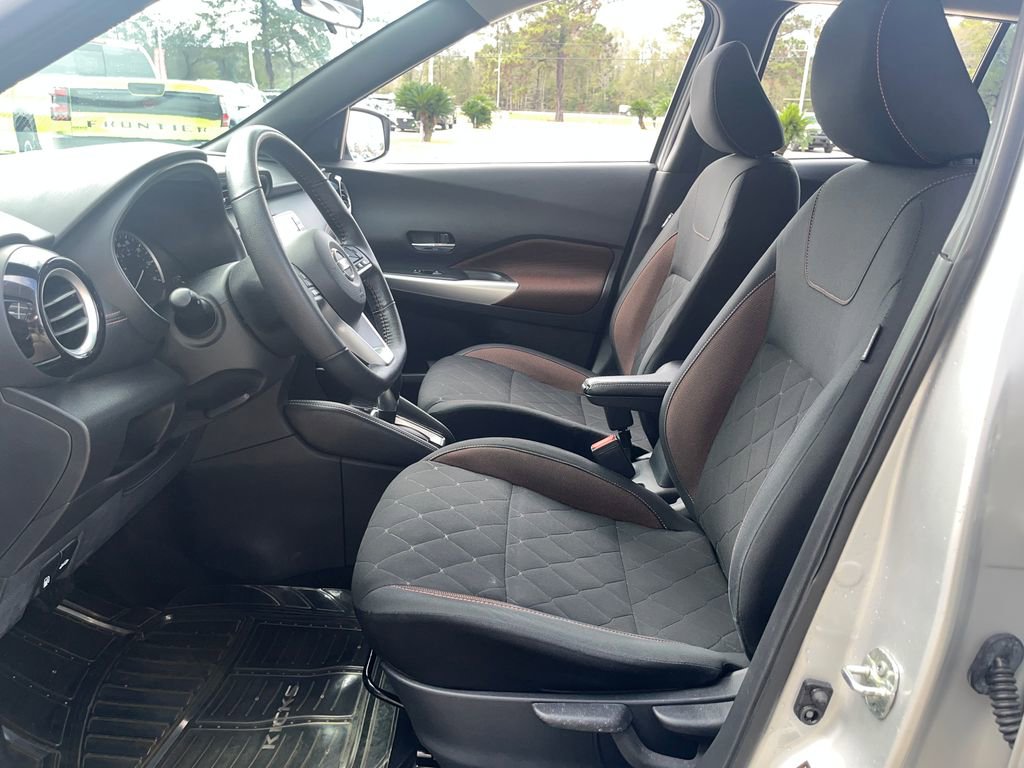 Used 2020 Nissan Kicks SR image 17