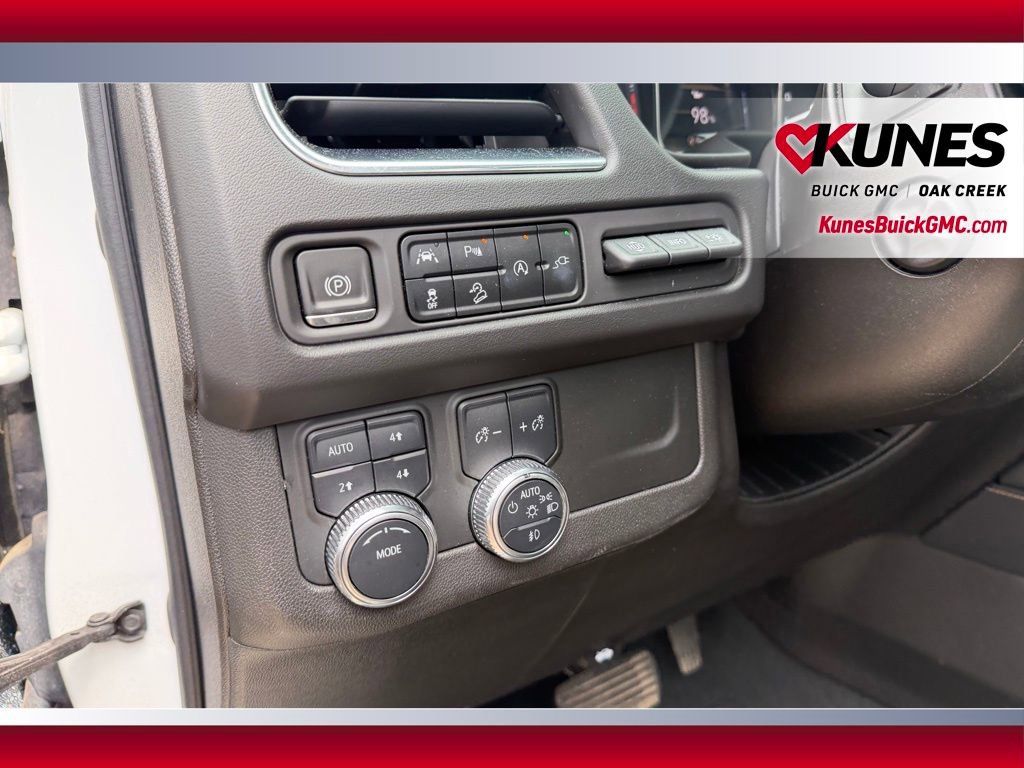 Used 2021 GMC Yukon AT4 w/ AT4 Premium Package AWD/4WD image 16
