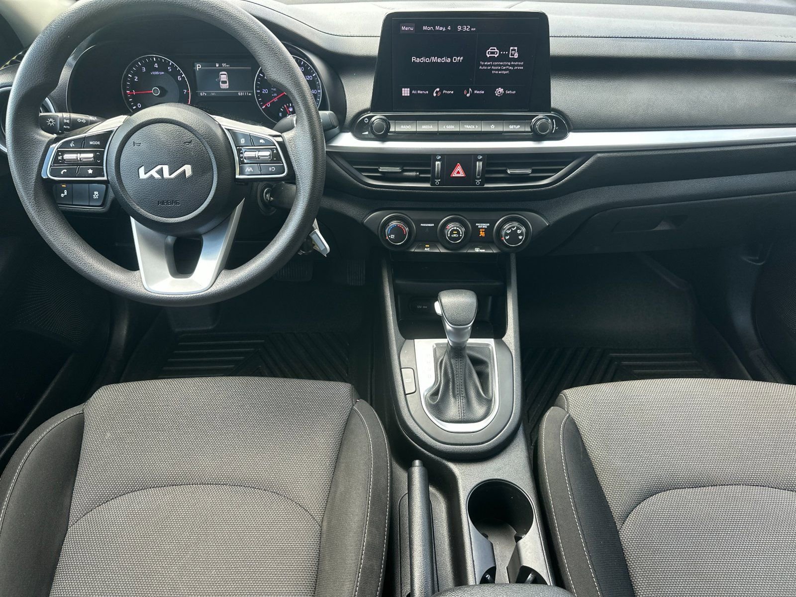 Used 2024 Kia Forte LXS w/ LXS Technology Package FWD image 13