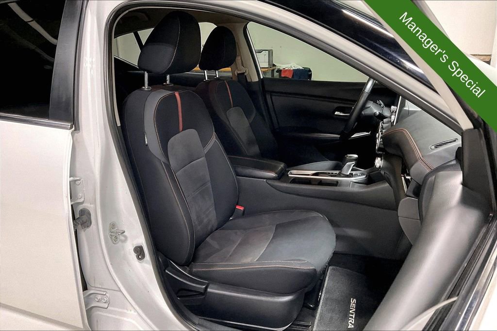 Used 2023 Nissan Sentra SR w/ Midnight Edition Package FWD image 9