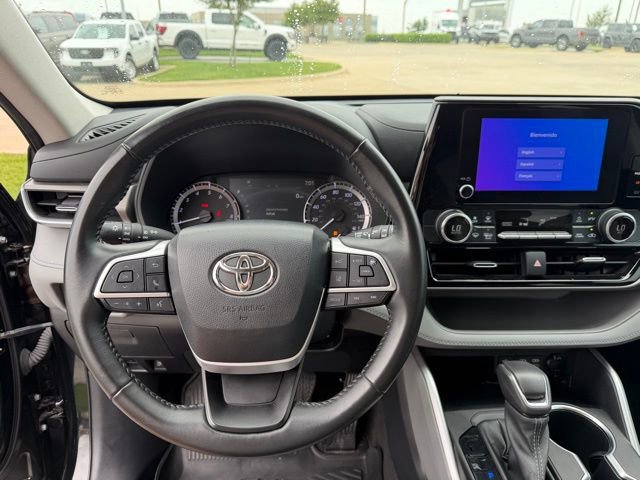 Used 2023 Toyota Highlander LE image 13