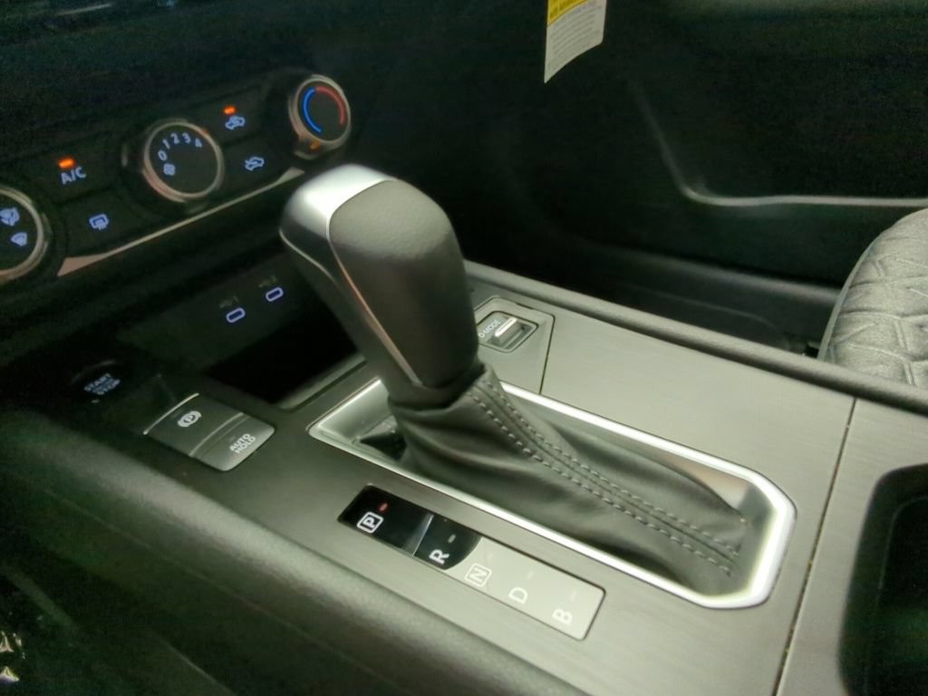Certified 2025 Nissan Kicks SV FWD image 21