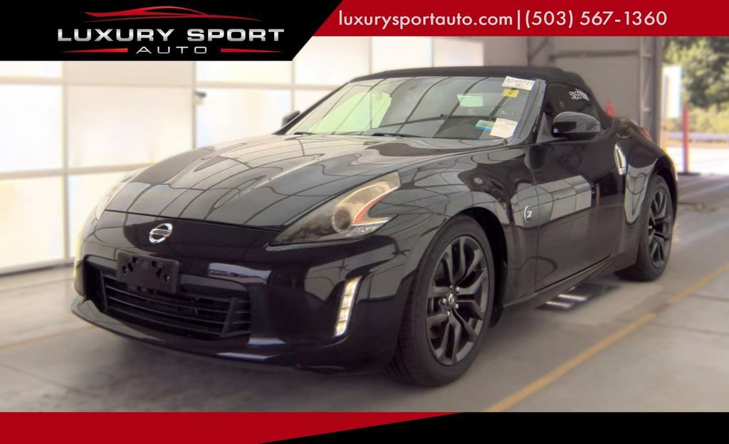 Used 2019 Nissan 370Z Touring RWD image 1