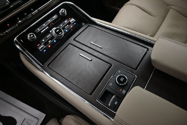 Certified 2024 Lincoln Navigator L Reserve AWD/4WD image 19