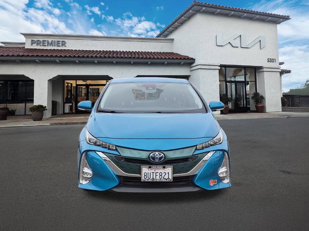 Used 2017 Toyota Prius Prime Advanced w/ Carpet Mat Package FWD image 3