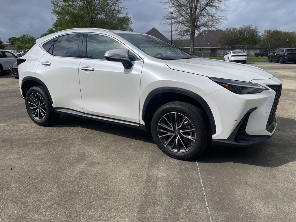 Used 2024 Lexus NX 250 FWD w/ Towing Package (2000 Lbs) image 3