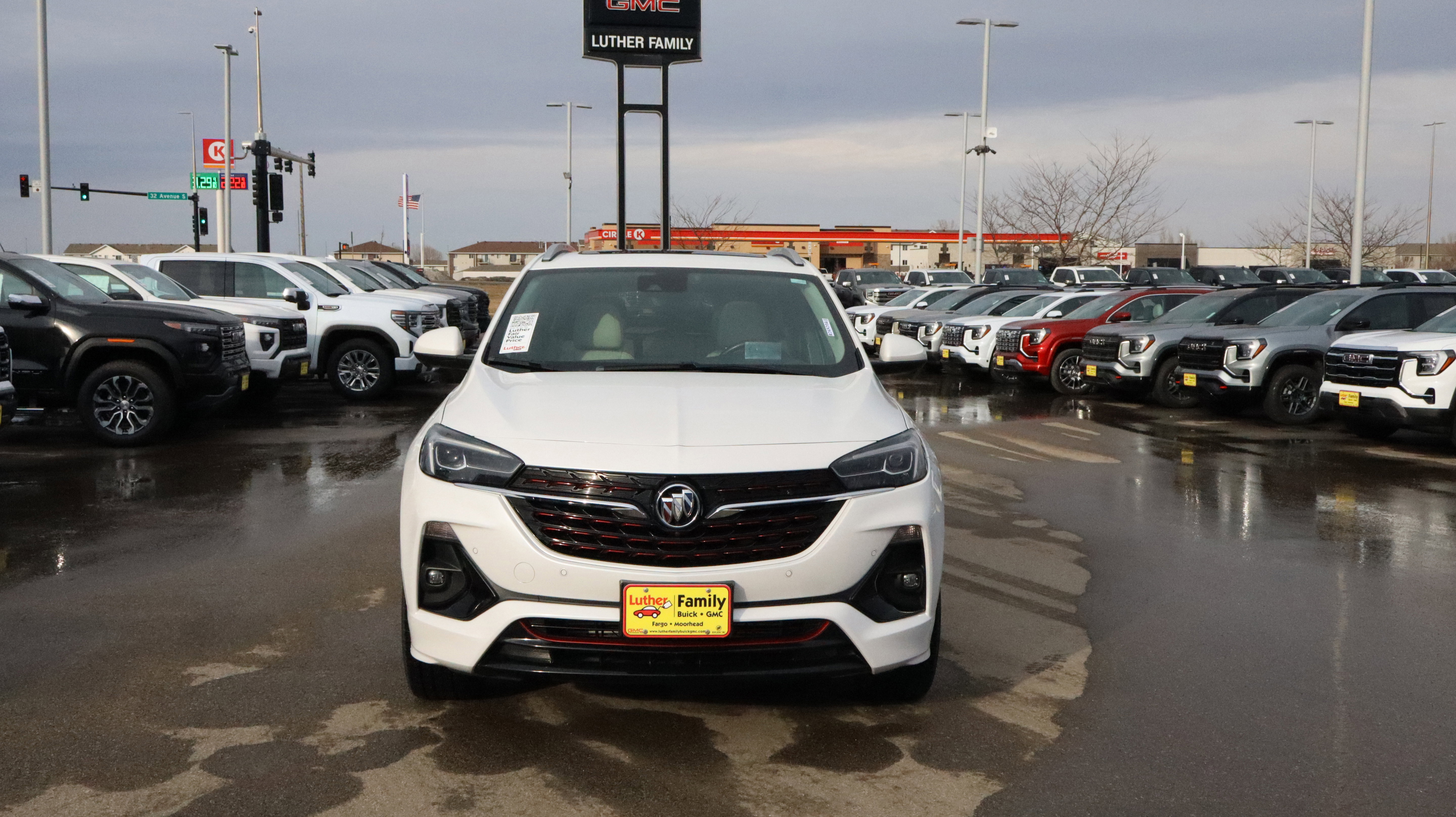 Used 2020 Buick Encore GX Essence w/ Experience Buick Package image 2