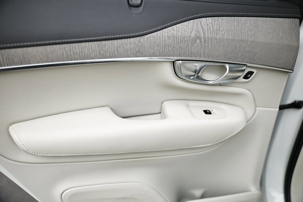 Used 2022 Volvo XC90 T6 Inscription w/ Advanced Package image 22