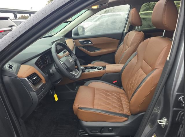 Used 2025 Nissan Rogue Platinum w/ Platinum Premium Package image 6