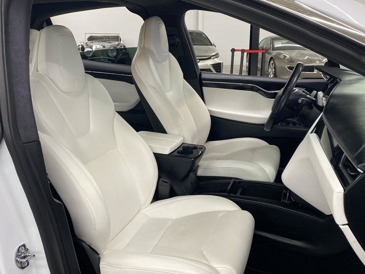 Used 2018 Tesla Model X 75D AWD/4WD image 14