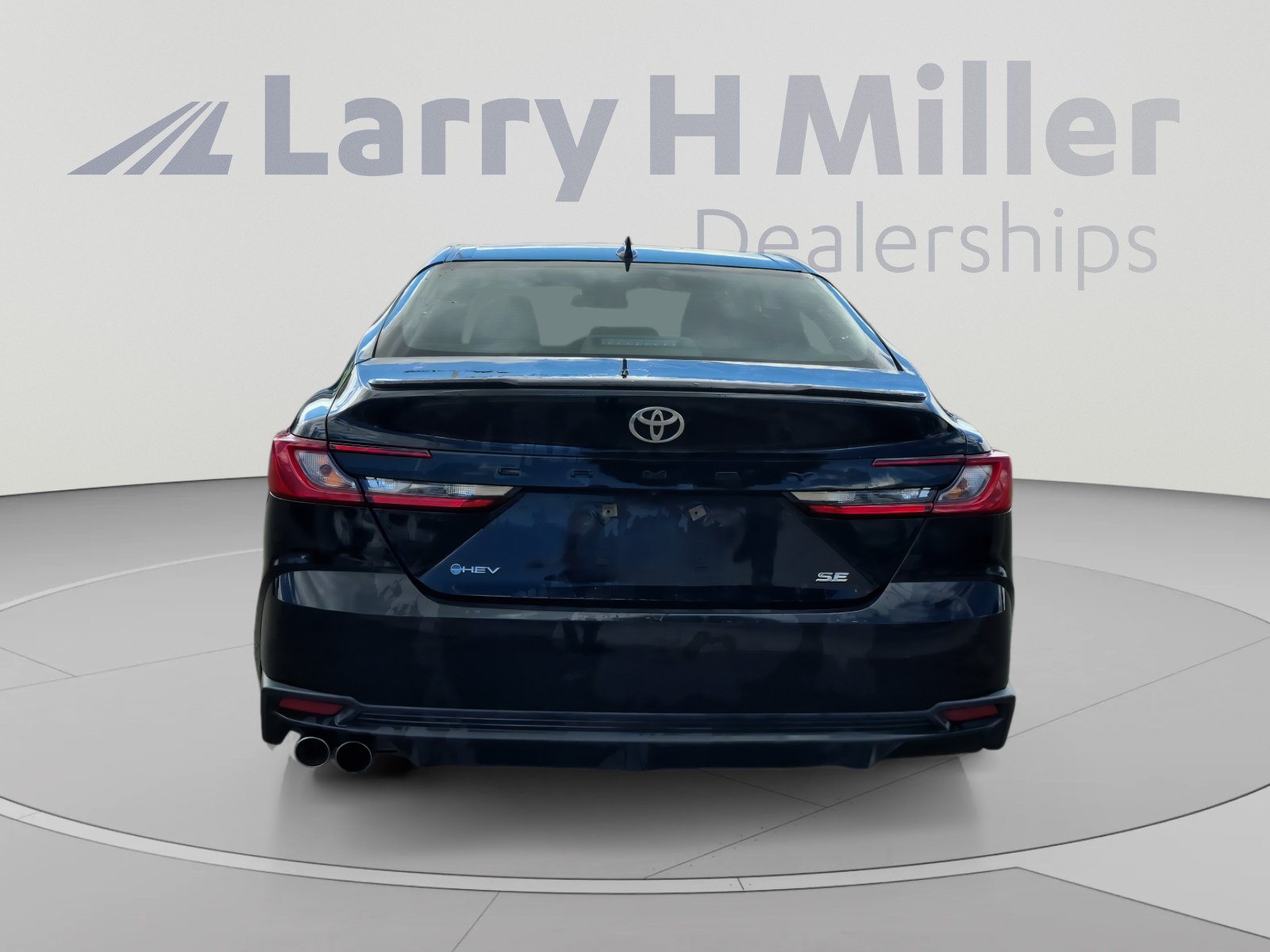 Used 2025 Toyota Camry SE FWD image 4