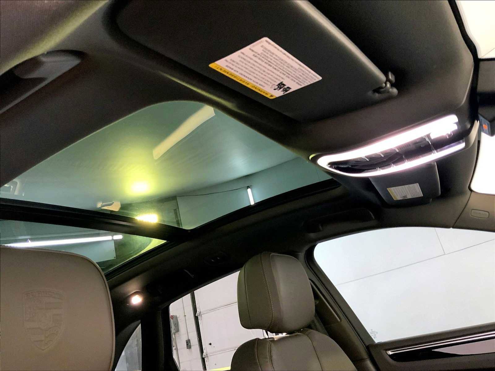 Certified 2023 Porsche Macan image 20