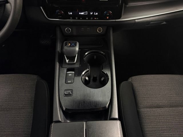 Used 2021 Nissan Rogue SV FWD image 23