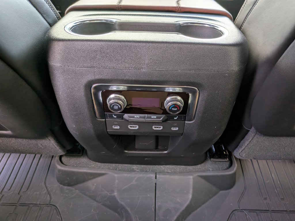 Used 2024 GMC Yukon Denali Ultimate AWD/4WD image 21