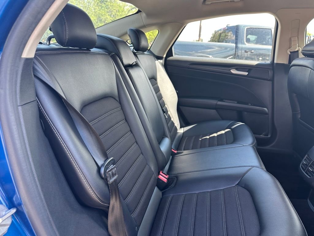 Used 2018 Ford Fusion SE w/ Equipment Group 201A FWD image 15