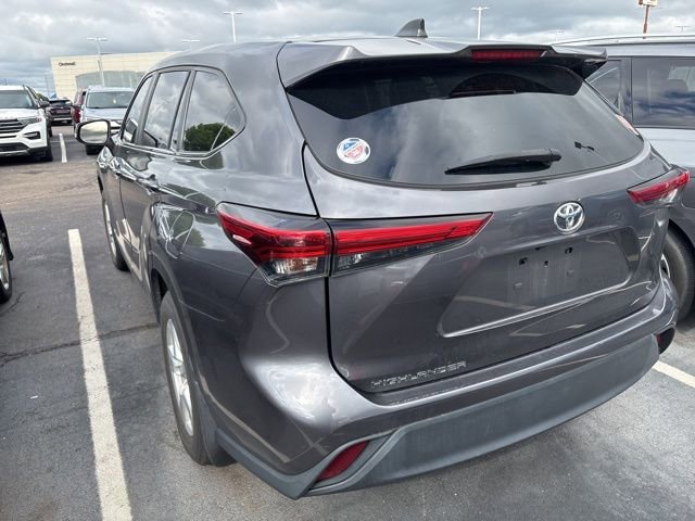 Used 2023 Toyota Highlander L FWD image 4
