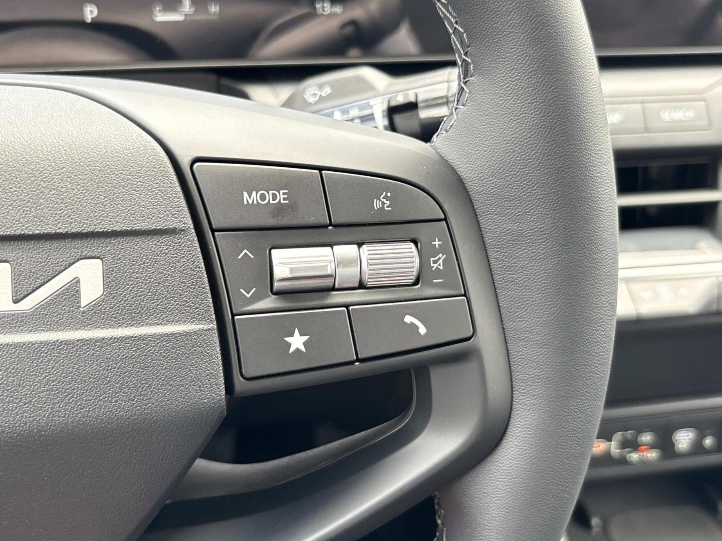 New 2025 Kia K4 EX image 23