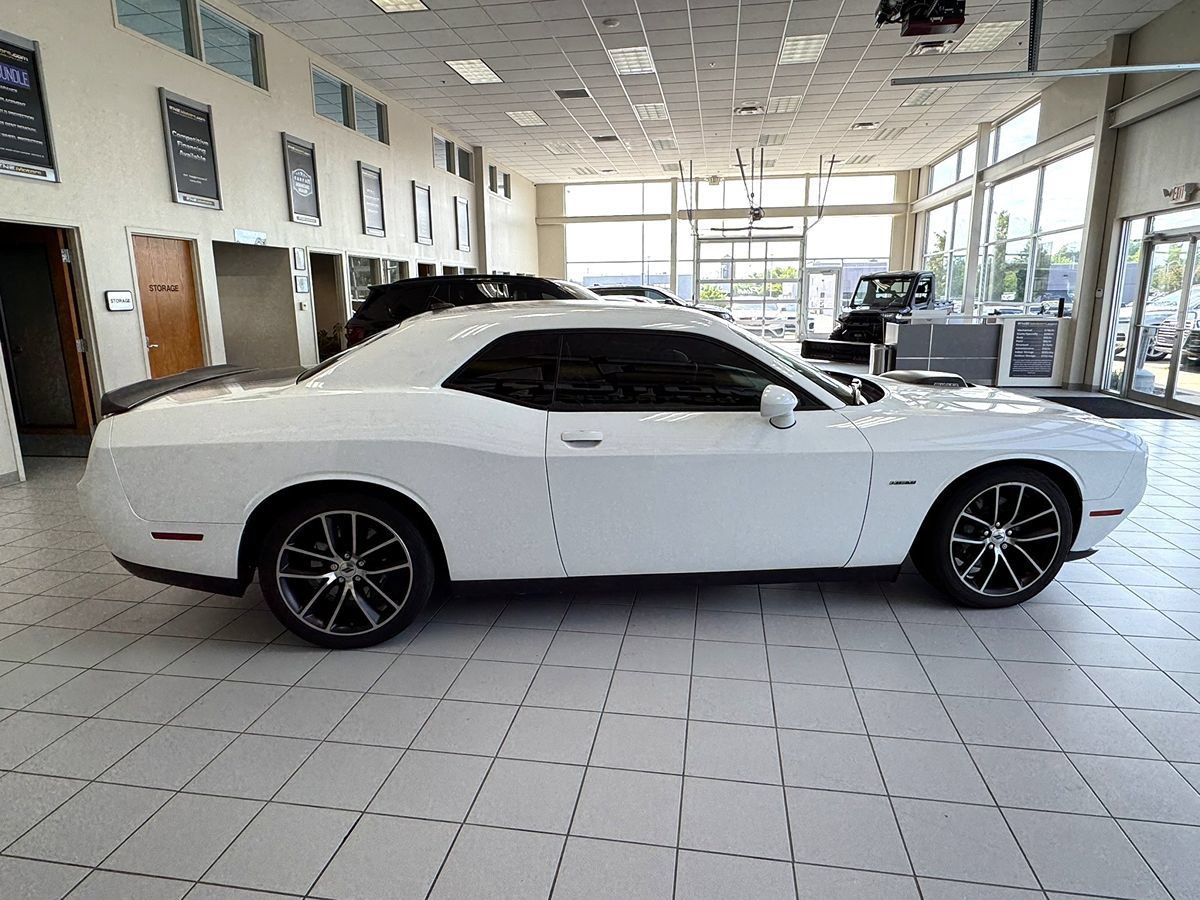 Used 2018 Dodge Challenger R/T Plus RWD image 9