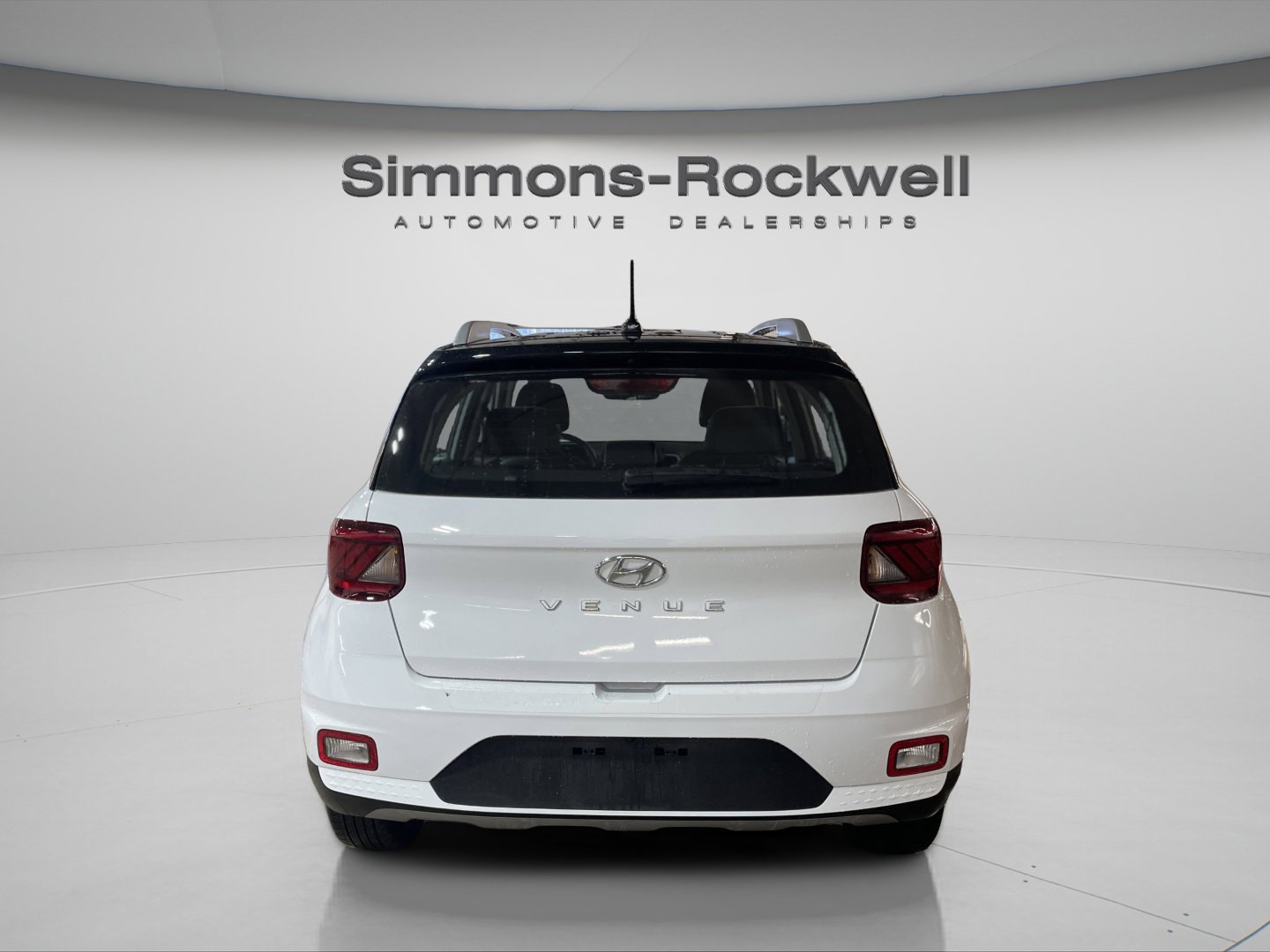 Used 2023 Hyundai Venue Limited w/ Cargo Package image 6