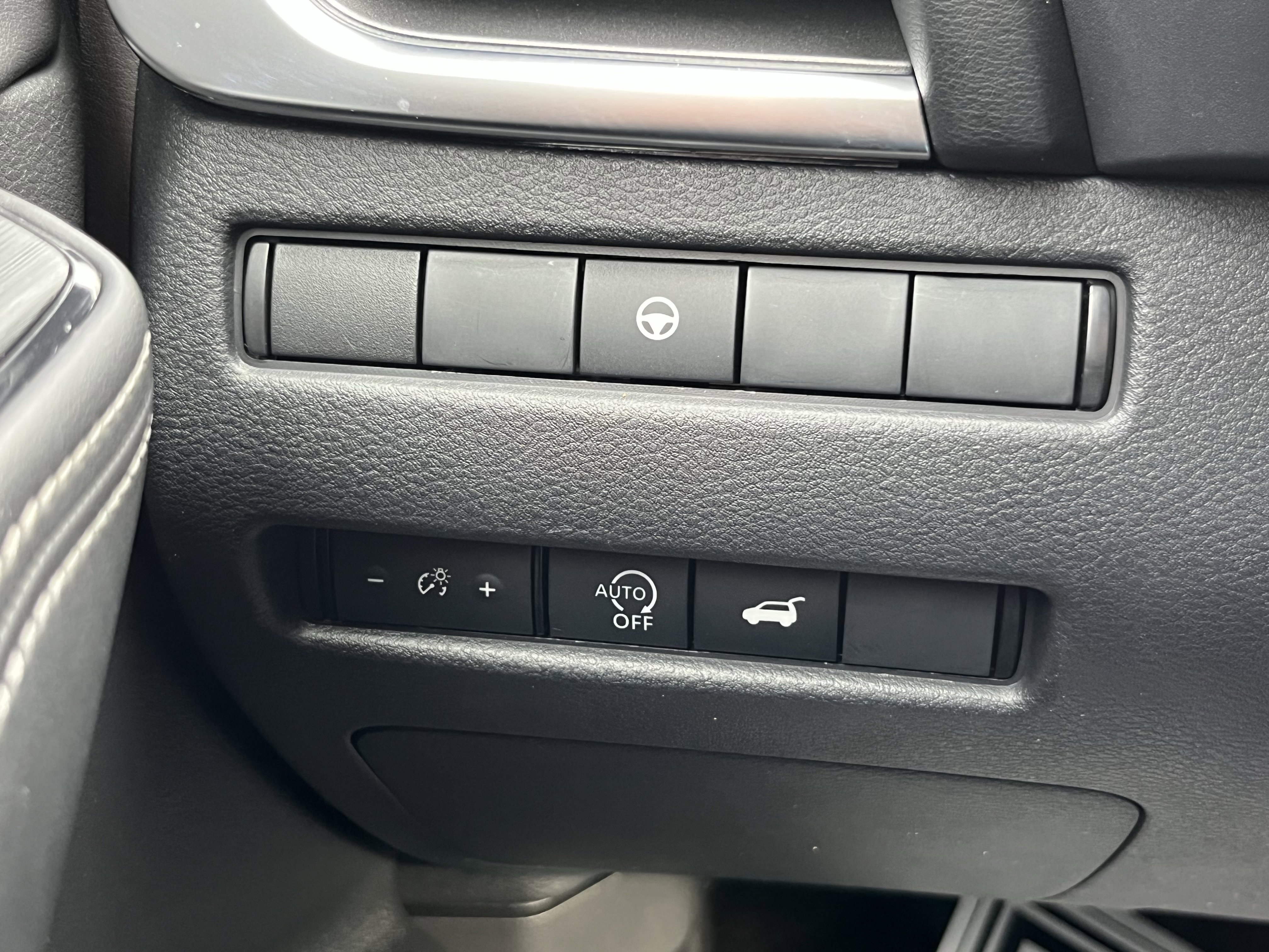 Used 2023 Nissan Rogue SV w/ SV Premium B Package image 36