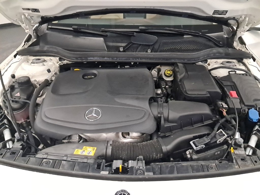 Used 2018 Mercedes-Benz GLA 250 4MATIC image 4
