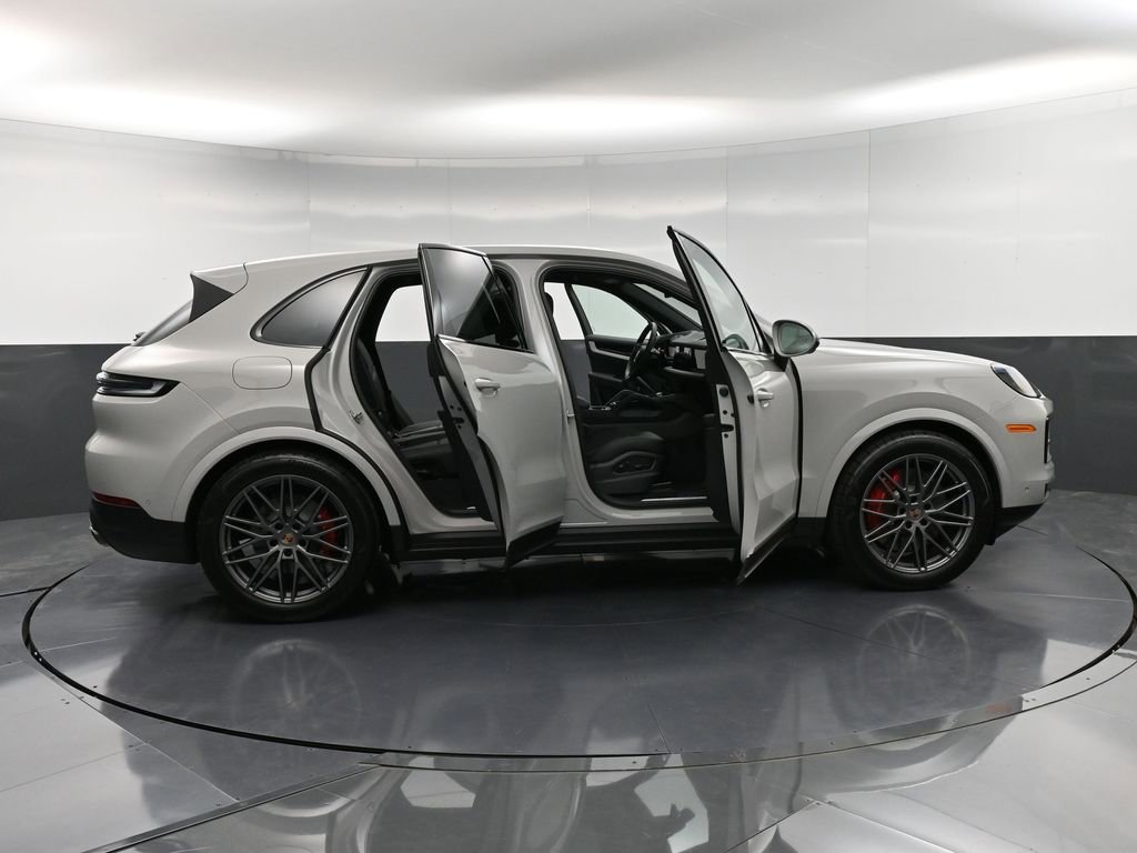 New 2026 Porsche Cayenne S image 36