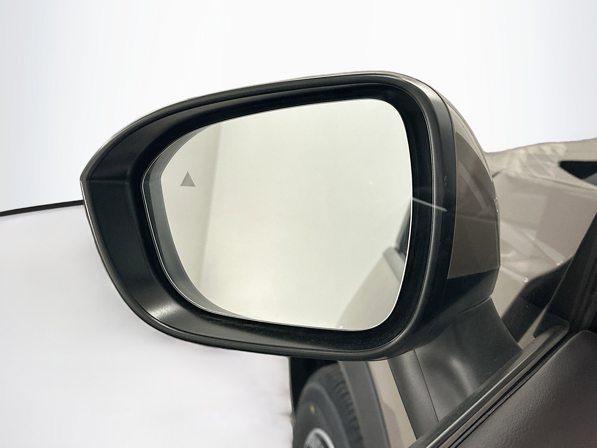 Used 2025 Nissan Rogue SV image 16