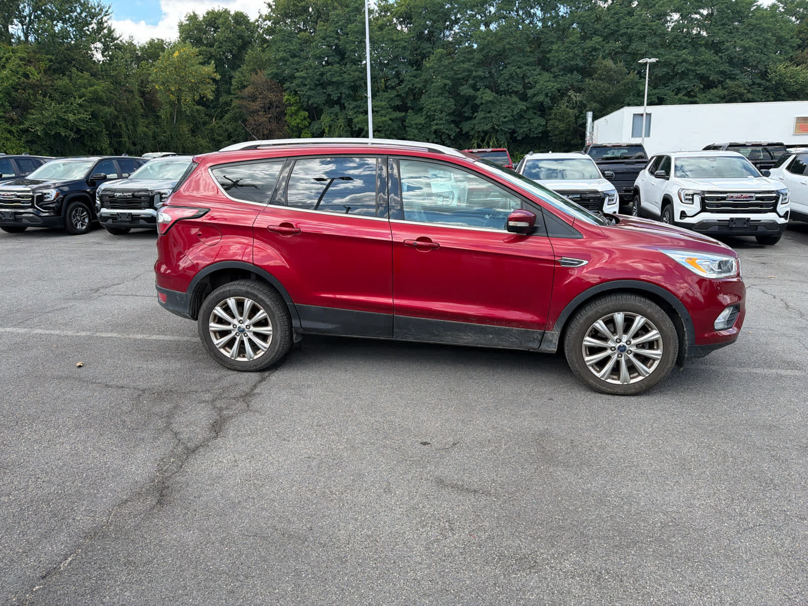 Used 2017 Ford Escape Titanium w/ Equipment Group 301A AWD/4WD image 35