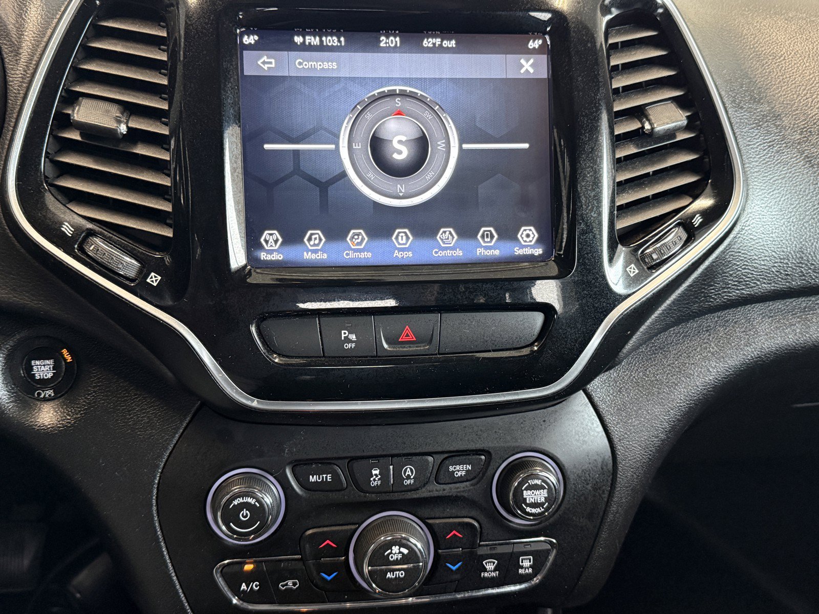 Used 2019 Jeep Cherokee Limited AWD/4WD image 14