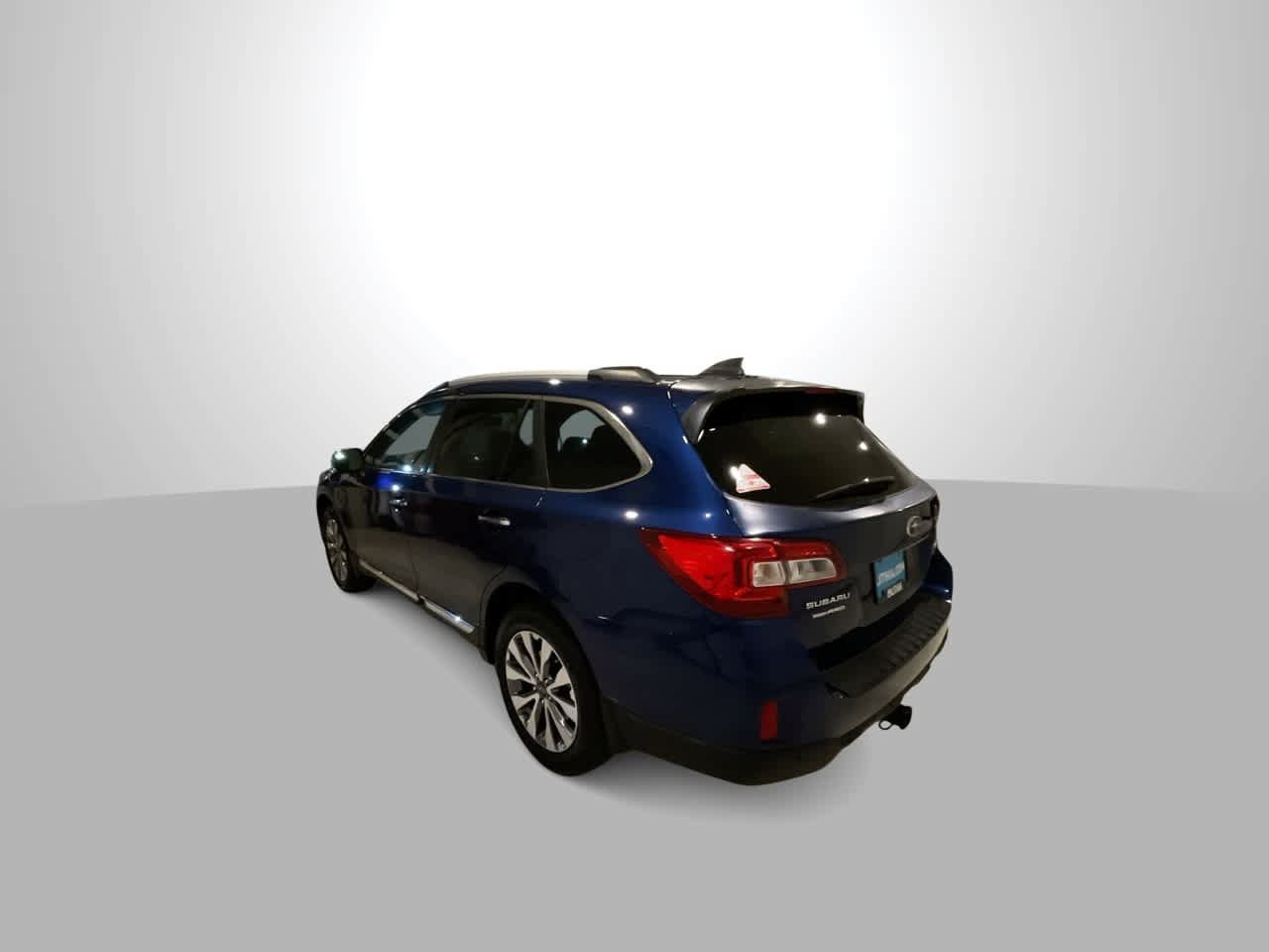 Used 2017 Subaru Outback 2.5i Touring w/ Popular Package #5A AWD/4WD image 6