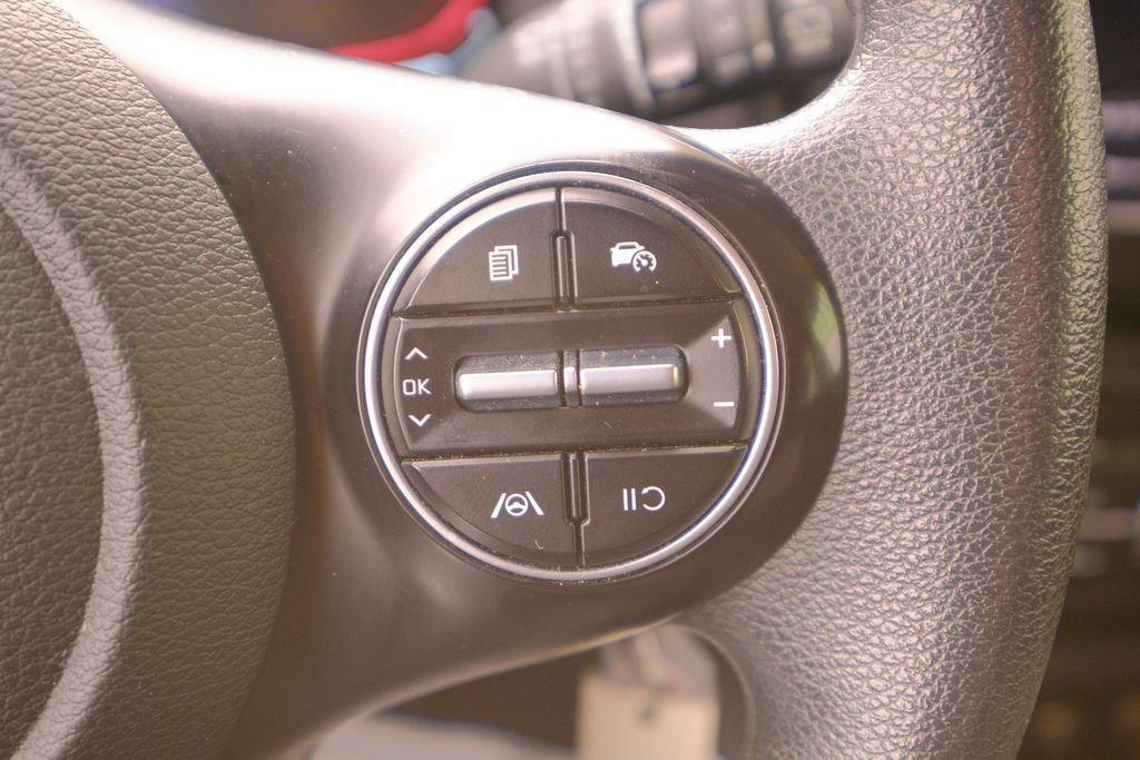 Used 2023 Kia Soul LX w/ LX Technology Package image 34