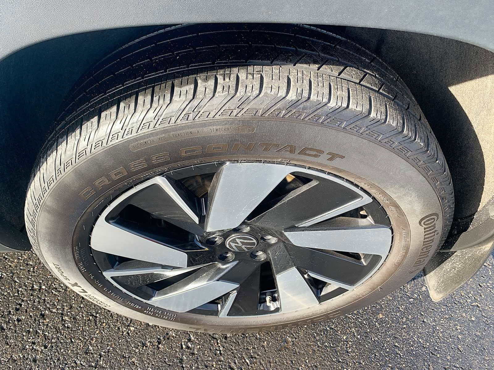 Used 2024 Volkswagen Atlas Cross Sport SEL image 33