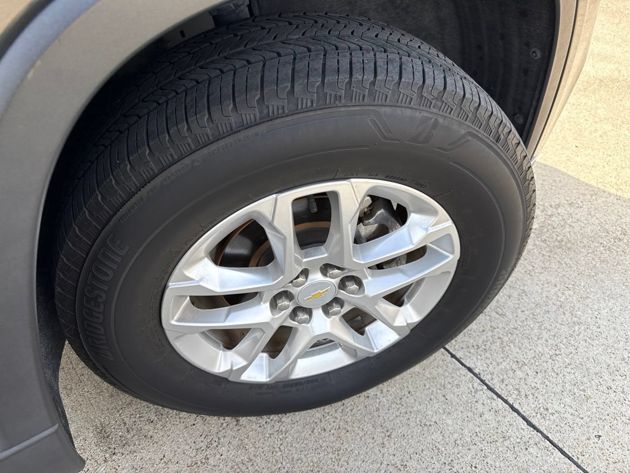 Used 2019 Chevrolet Traverse LT FWD image 16