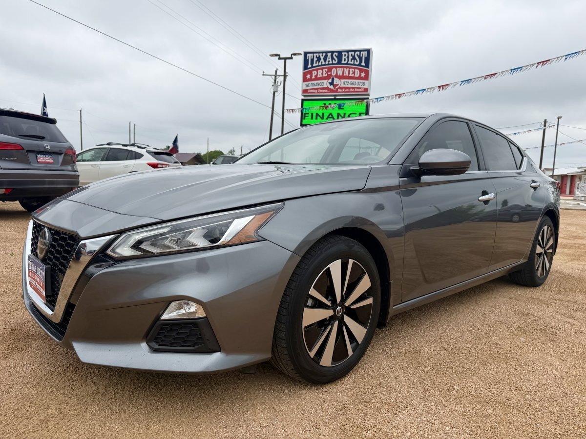 Used 2021 Nissan Altima 2.5 SV w/ SV Premium Package