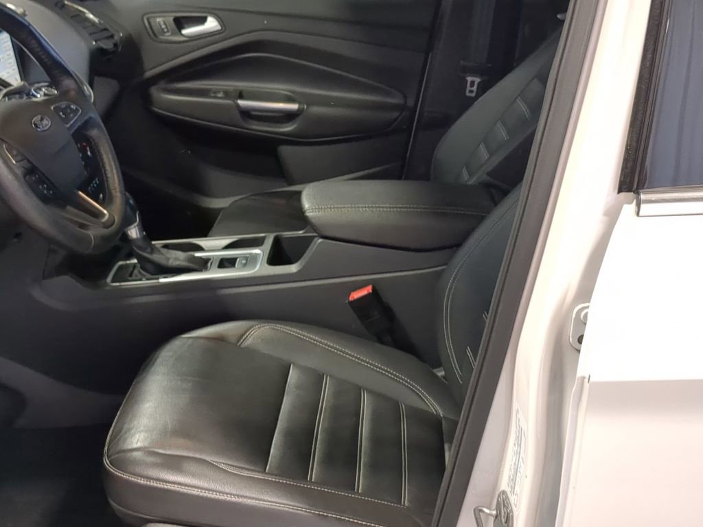 Used 2017 Ford Escape Titanium w/ Equipment Group 301A AWD/4WD image 20