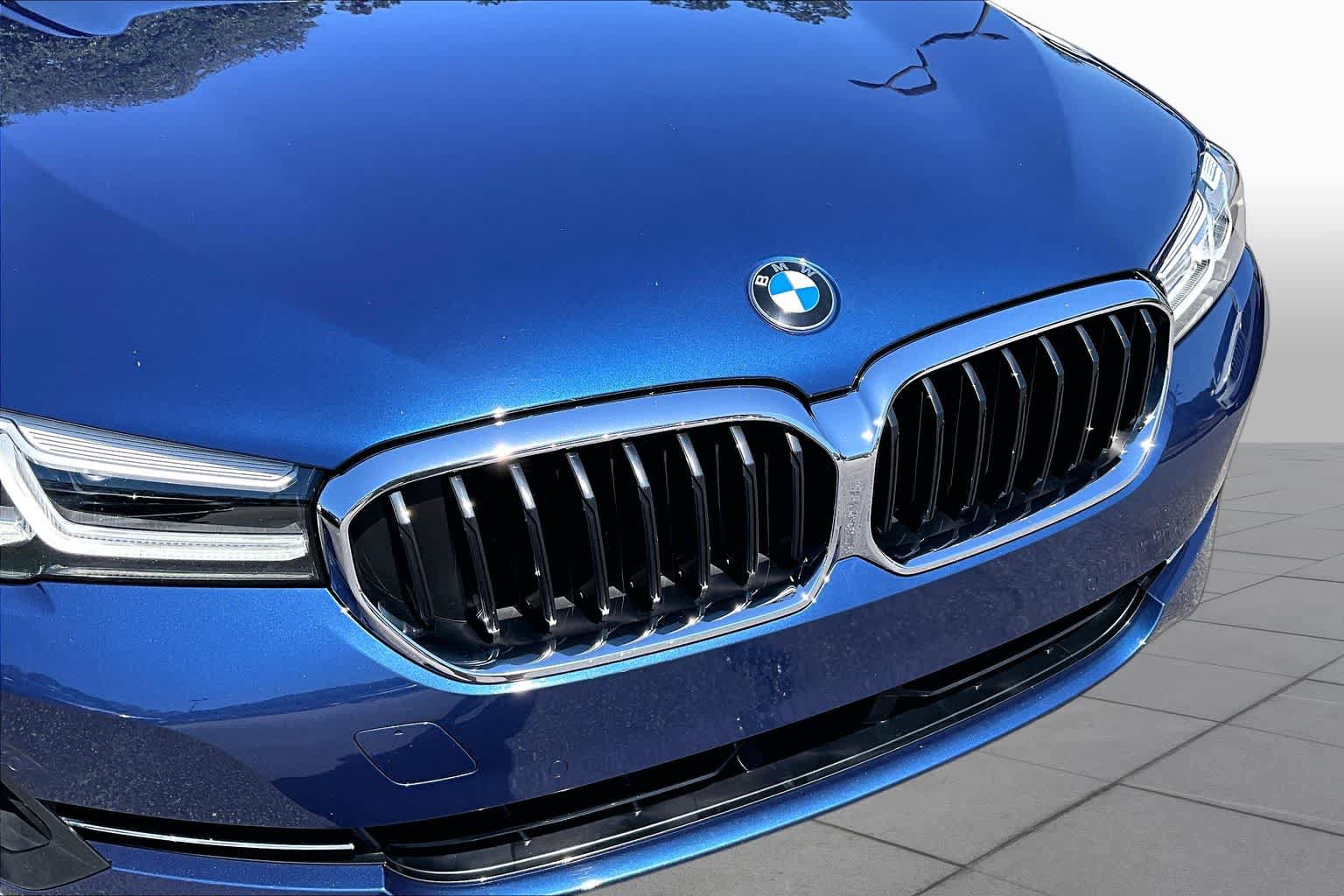 Used 2023 BMW 530i w/ Premium Package RWD image 30