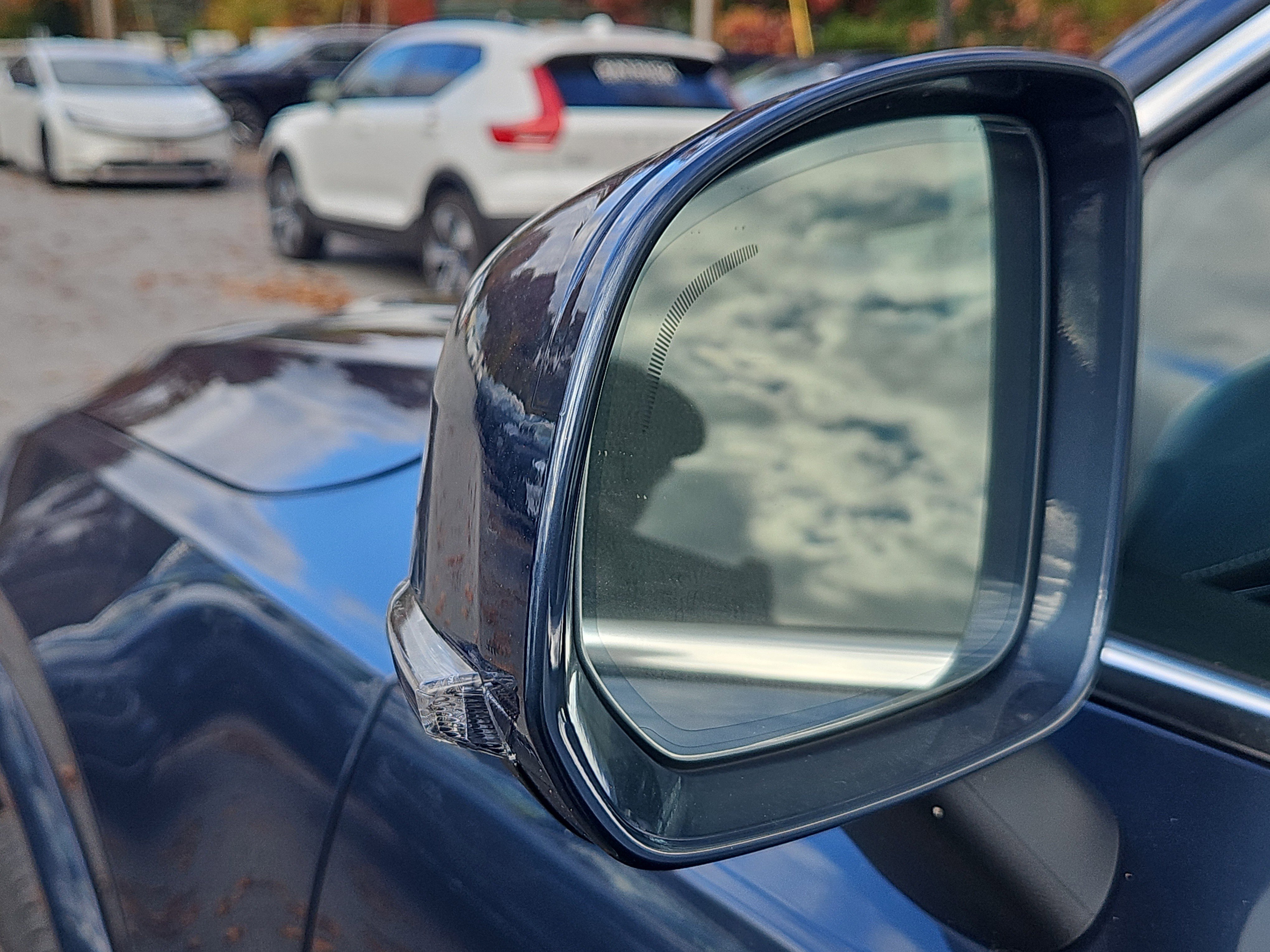 New 2026 Volvo XC90 B6 Plus w/ Protection Package Premier image 13