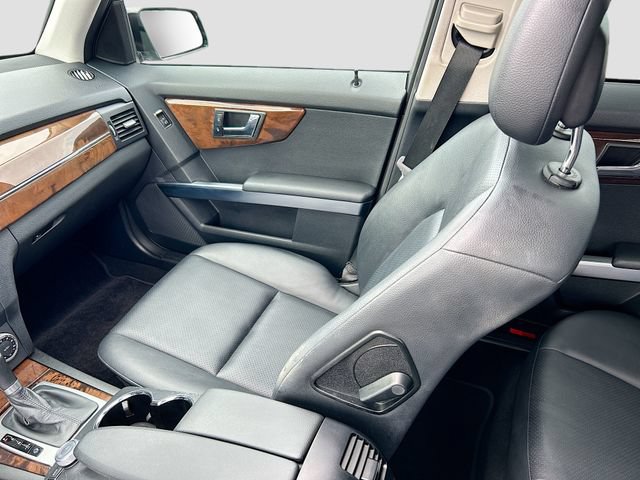 Used 2010 Mercedes-Benz GLK 350 4MATIC image 5