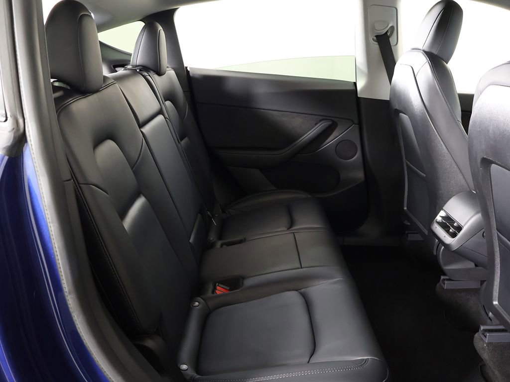Used 2021 Tesla Model Y Long Range AWD/4WD image 37