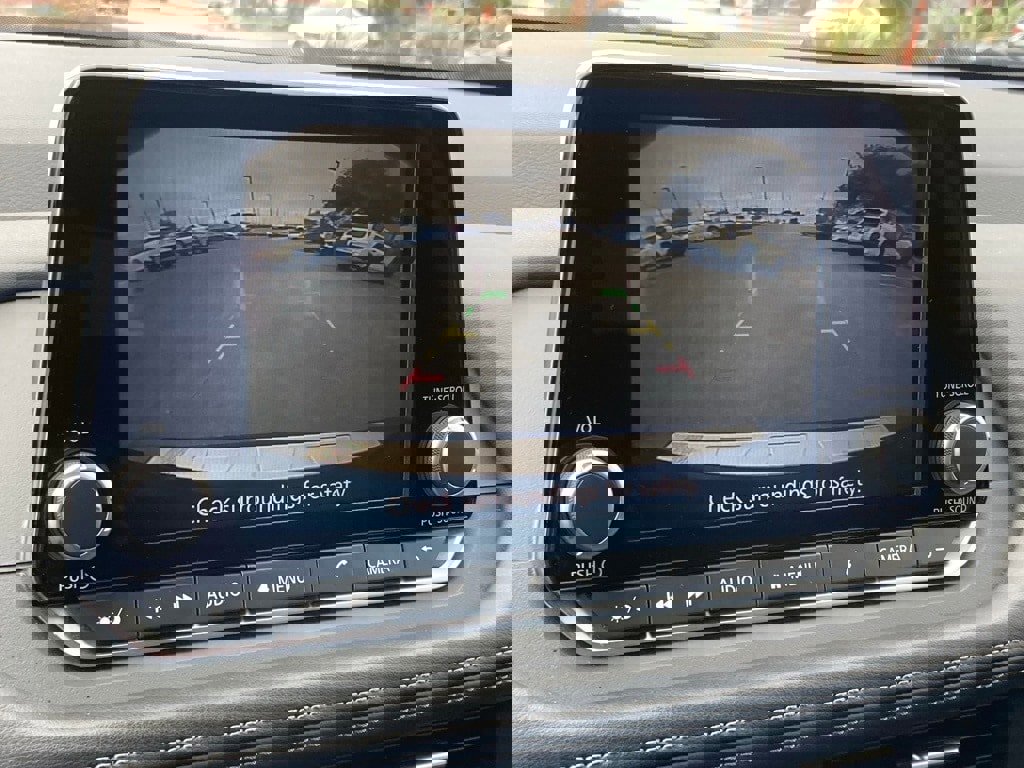 Used 2025 Nissan Rogue SV image 22