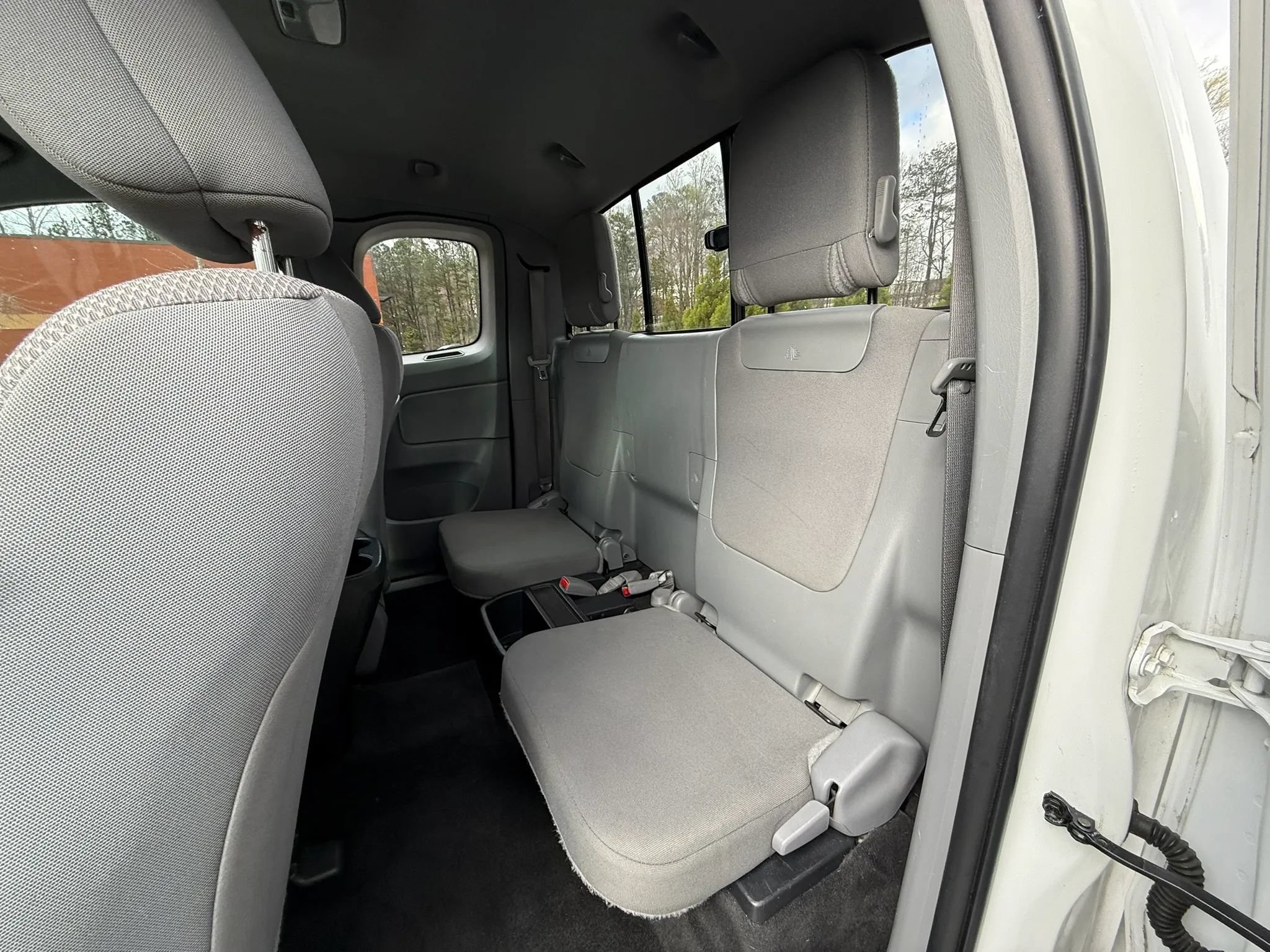 Used 2015 Toyota Tacoma 2WD Access Cab w/ Convenience Package image 12