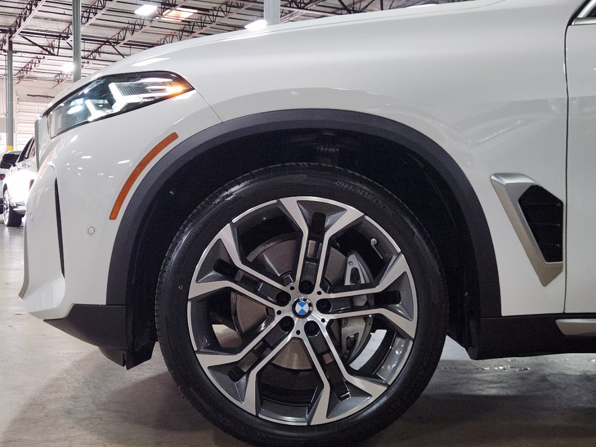 Used 2024 BMW X5 sDrive40i w/ Parking Assistance Package RWD image 4
