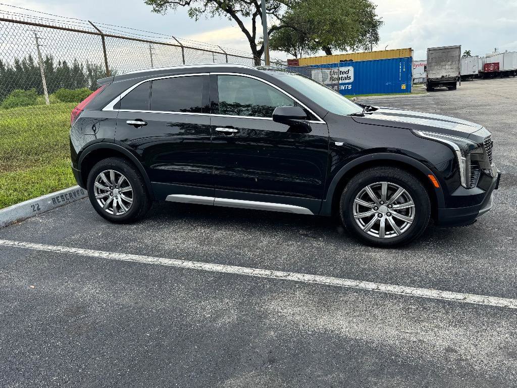 Used 2022 Cadillac XT4 Premium Luxury w/ Safety Alert Package image 10